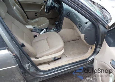 2001 Saab 9-5 z USA, uszkodzony, nr VIN YS3ED58E513050103